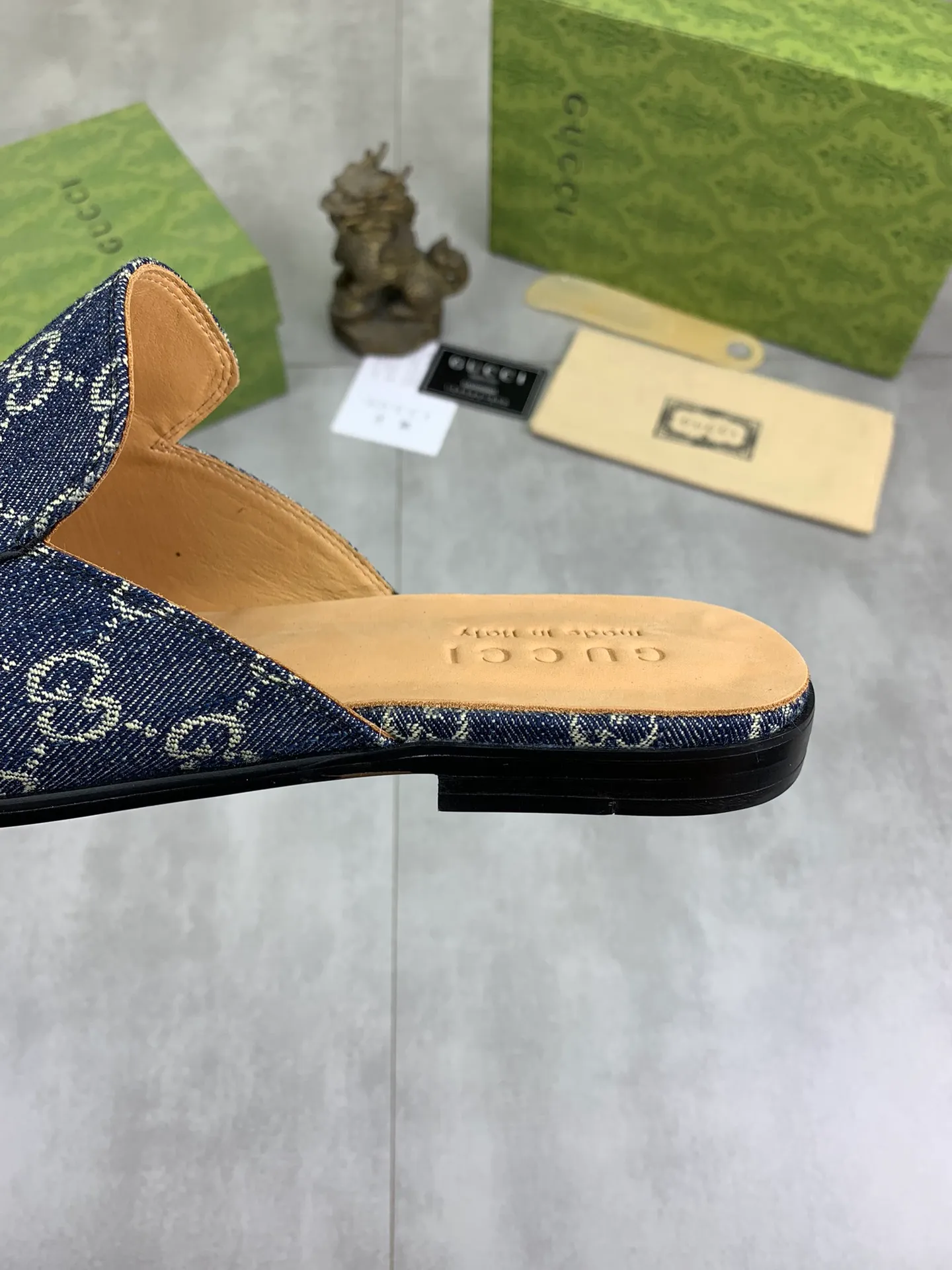 Men's Men's Shoes💰P480💰【New Style】Water-dyed Niuli High Quality Gucci half-drag business leather shoes hot selection (Gucci) official website latest Gucci half-drag 🎁 business leather shoes, hot style 💥 simple and elegant style, exclusive for trendy men. Unique official website latest brand original double G embossing Elements 👑 Original Gucci decoration, fashionable and elegant, fabric original calfskin ✅ Fully imported first-layer cowhide lining, official website designated wear-resistant, rubber business outsole, classic model taken at the counter in real life 🎬Number: 38-44 (45 46 customized) 2⃣️colors available